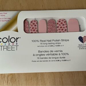 Color Street Nail Strips in “Kiss and Makeup”